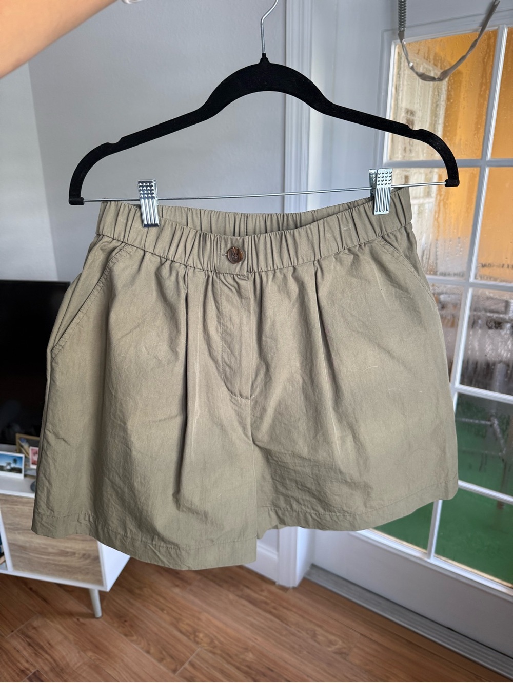 TopShop Relaxed Pleat Shorts in Khaki